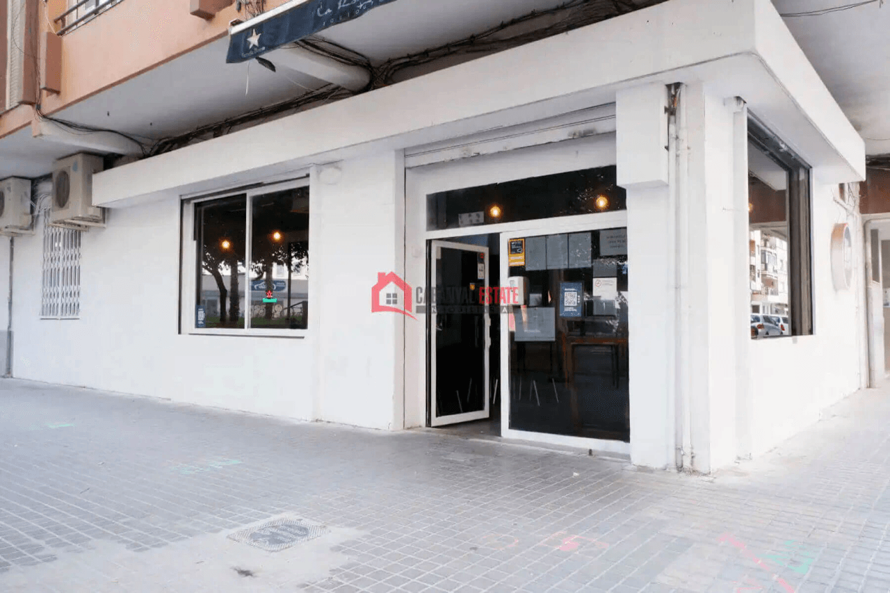 Oportunidad de inversión en Plaza Honduras: local en esquina con licencia definitiva