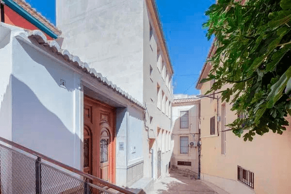 Exclusividad y amplitud en el corazón de Lliria. 130 m² útiles. Terraza y vistas.
