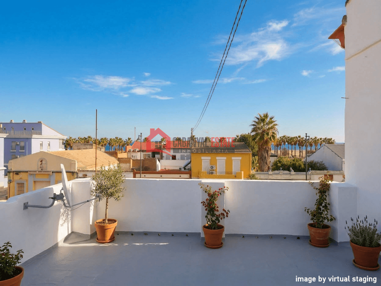 Casa a schiera con grande potenziale a 100 metri dal mare – Via Eugenia Viñes