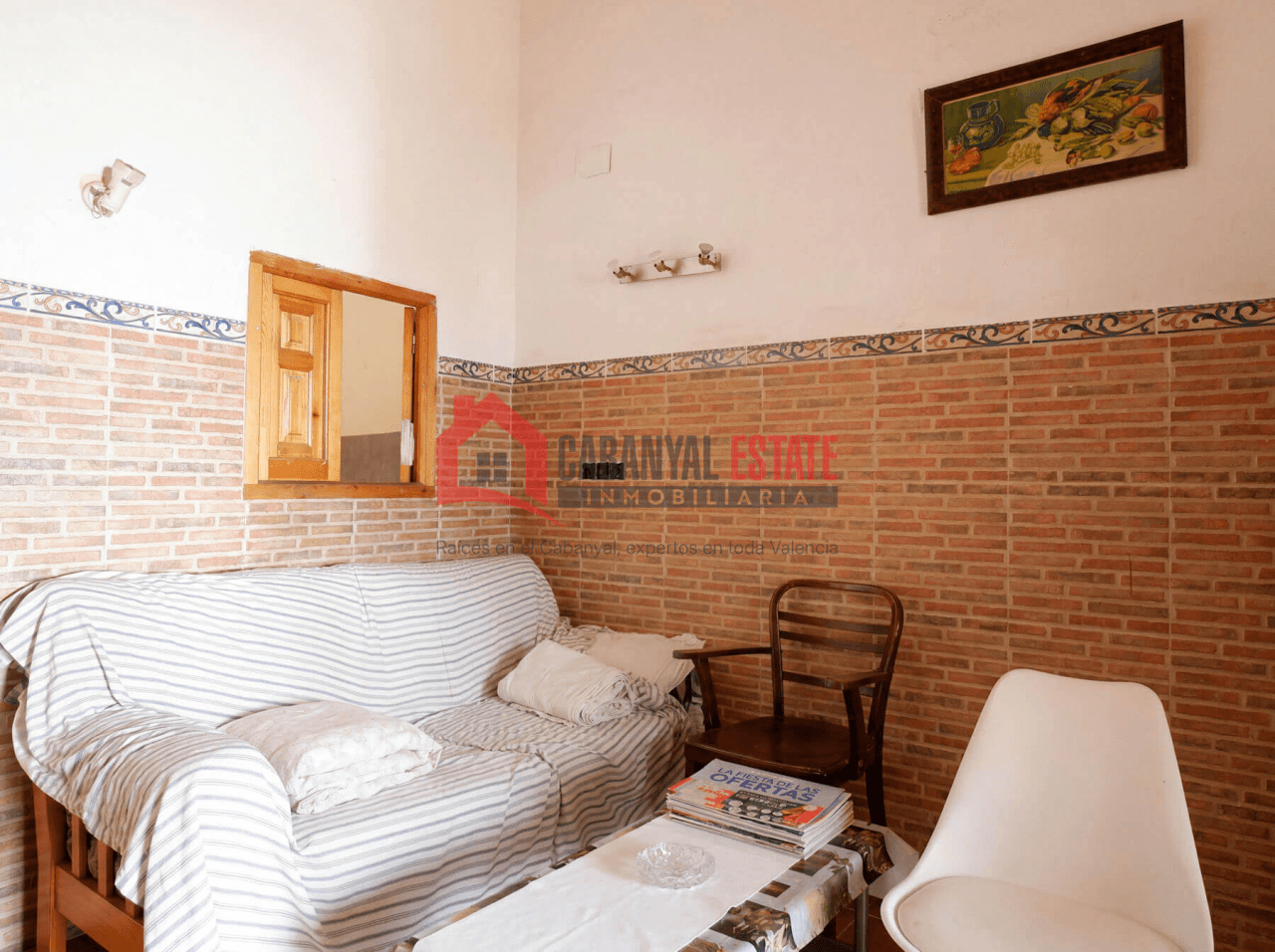 Planta baja con vigas vistas y espectacular patio de 23m²