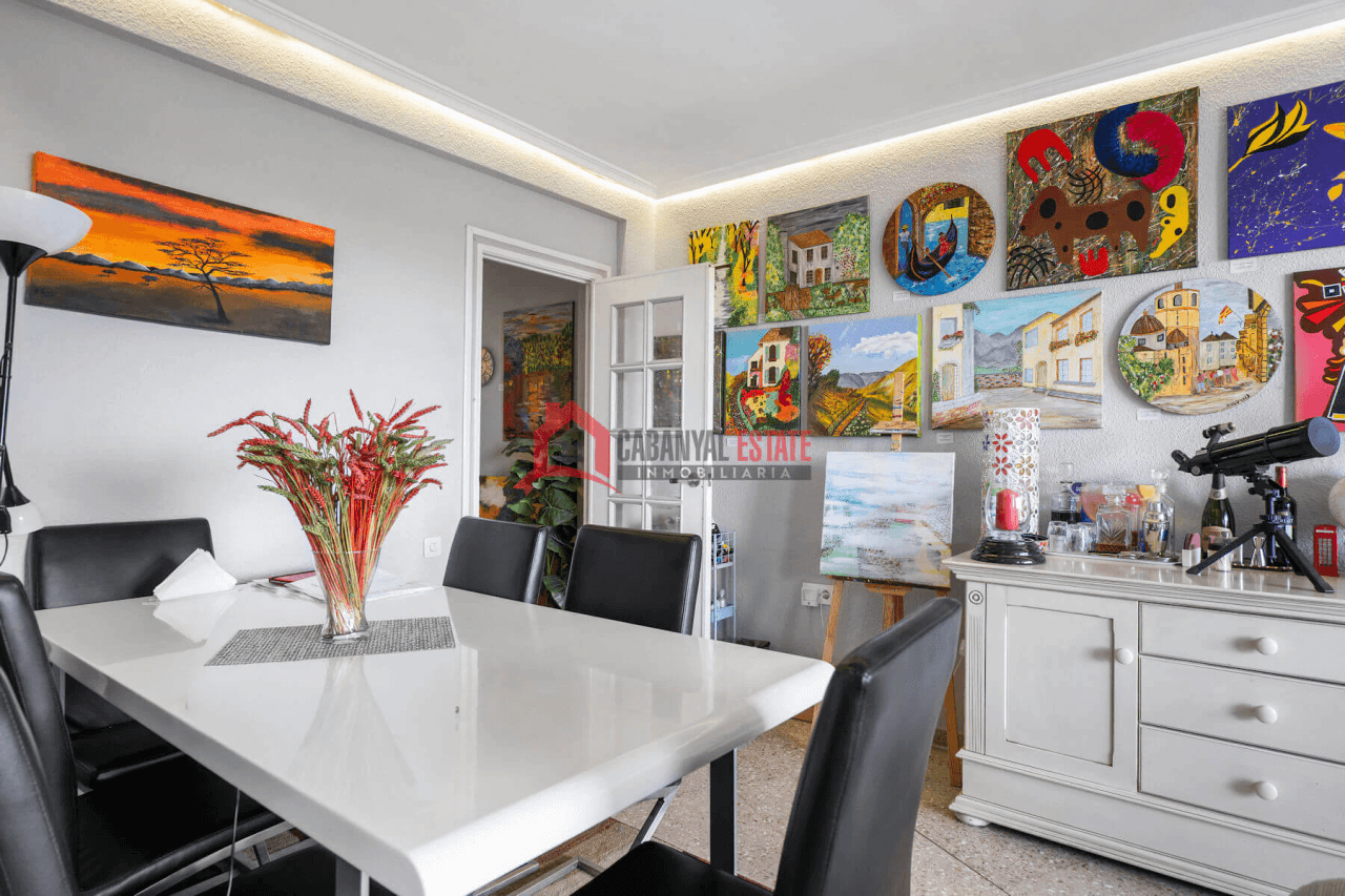 Piso frente al Parque del Oeste. Vistas despejadas, 4 hab. ¡Precio Negociable!