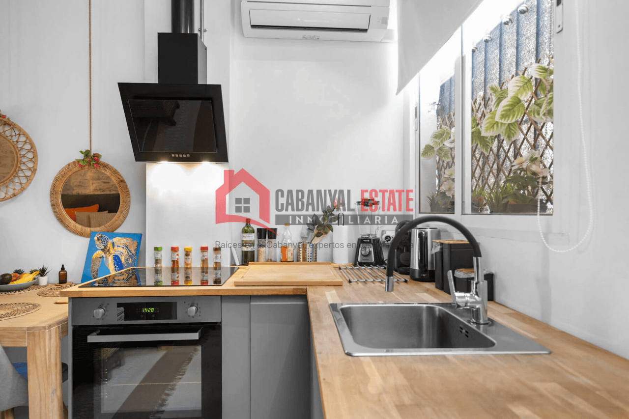 Espectacular piso típico de El Cabanyal reformado con terraza privada y buhardilla