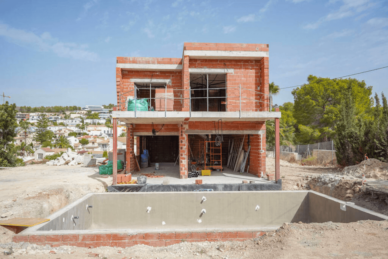 Exclusiva villa de obra nueva con piscina y eficiencia A en Calpe (Gran Sol)
