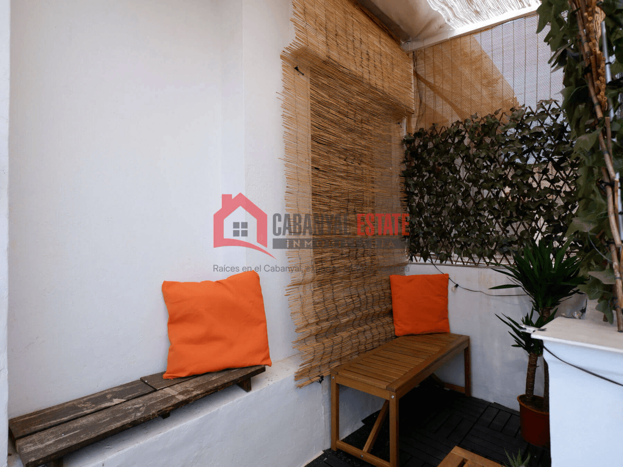 Espectacular piso típico de El Cabanyal reformado con terraza privada y buhardilla