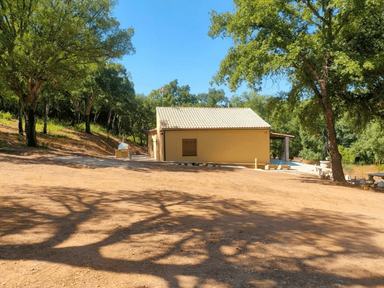 Encantadora finca rústica con chalet en Fuencaliente: Naturaleza, privacidad y confort