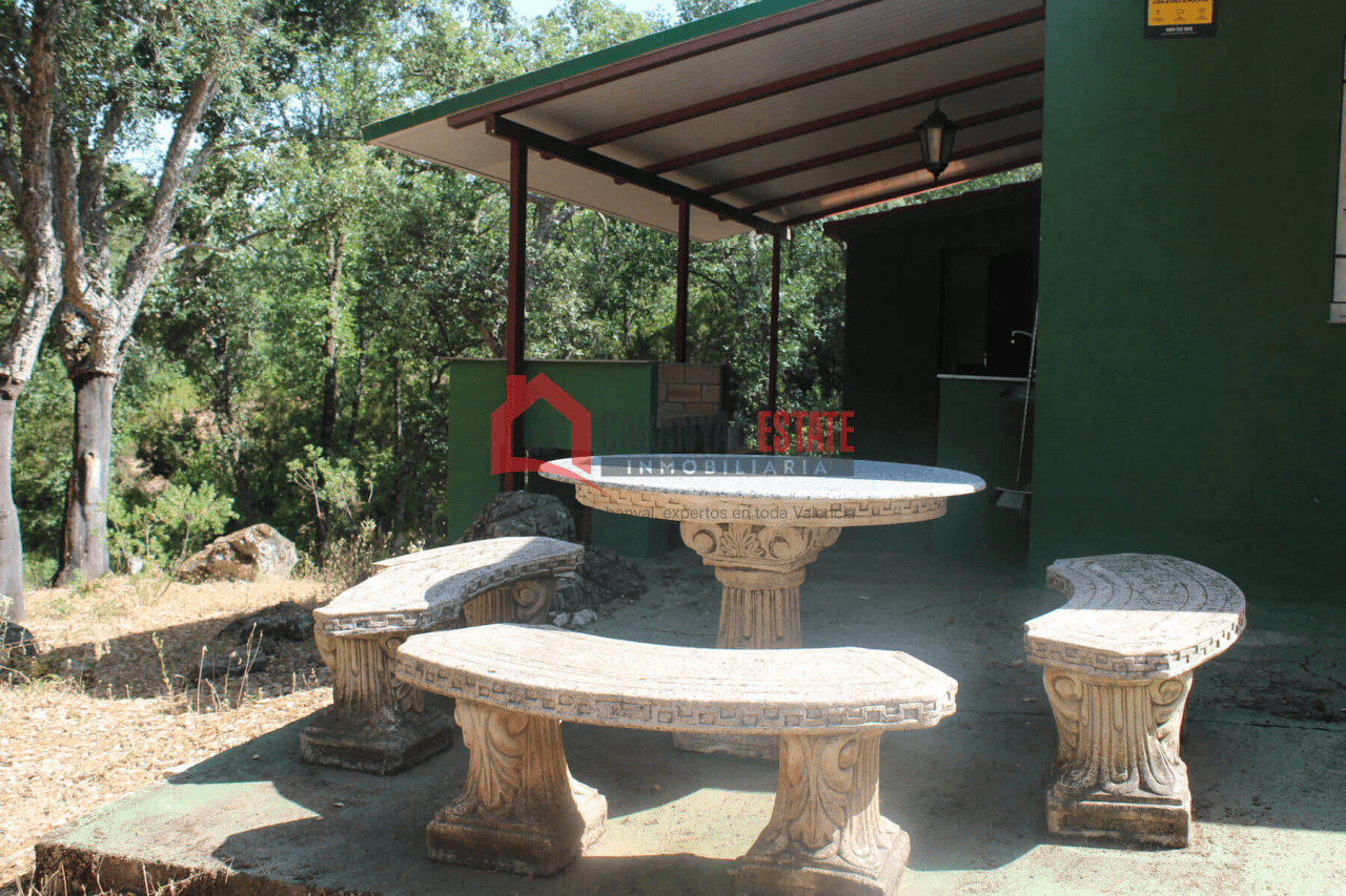 Encantadora finca rústica con chalet en Fuencaliente: Naturaleza, privacidad y confort