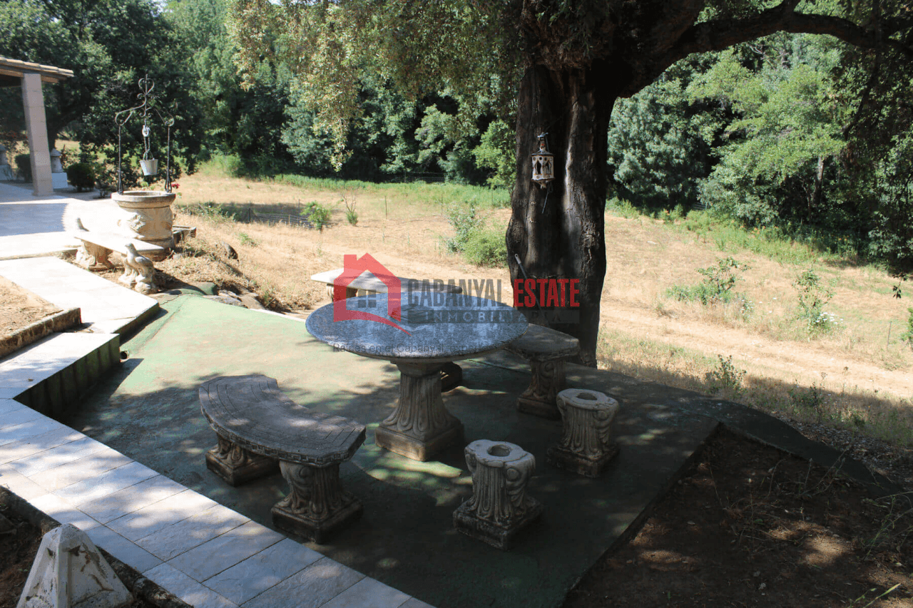 Encantadora finca rústica con chalet en Fuencaliente: Naturaleza, privacidad y confort