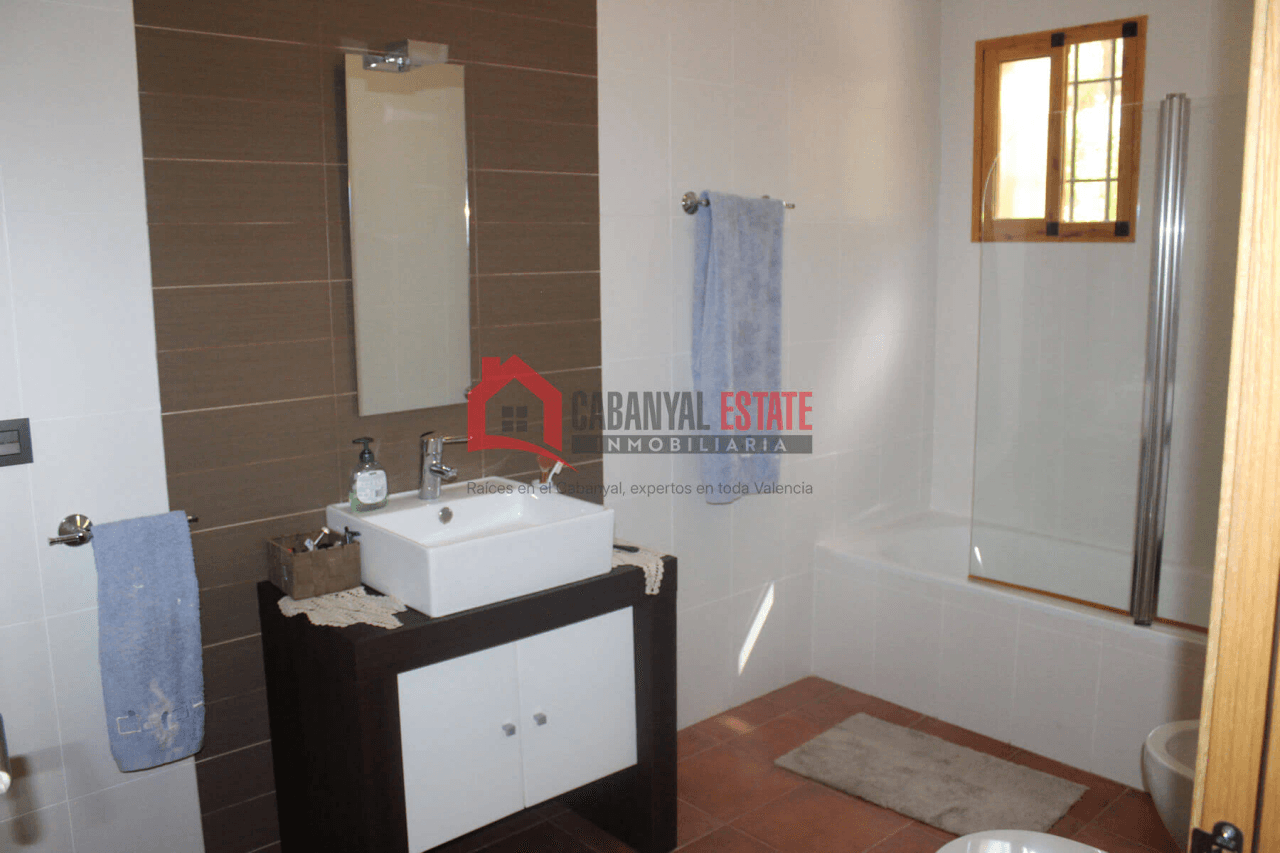 Encantadora finca rústica con chalet en Fuencaliente: Naturaleza, privacidad y confort