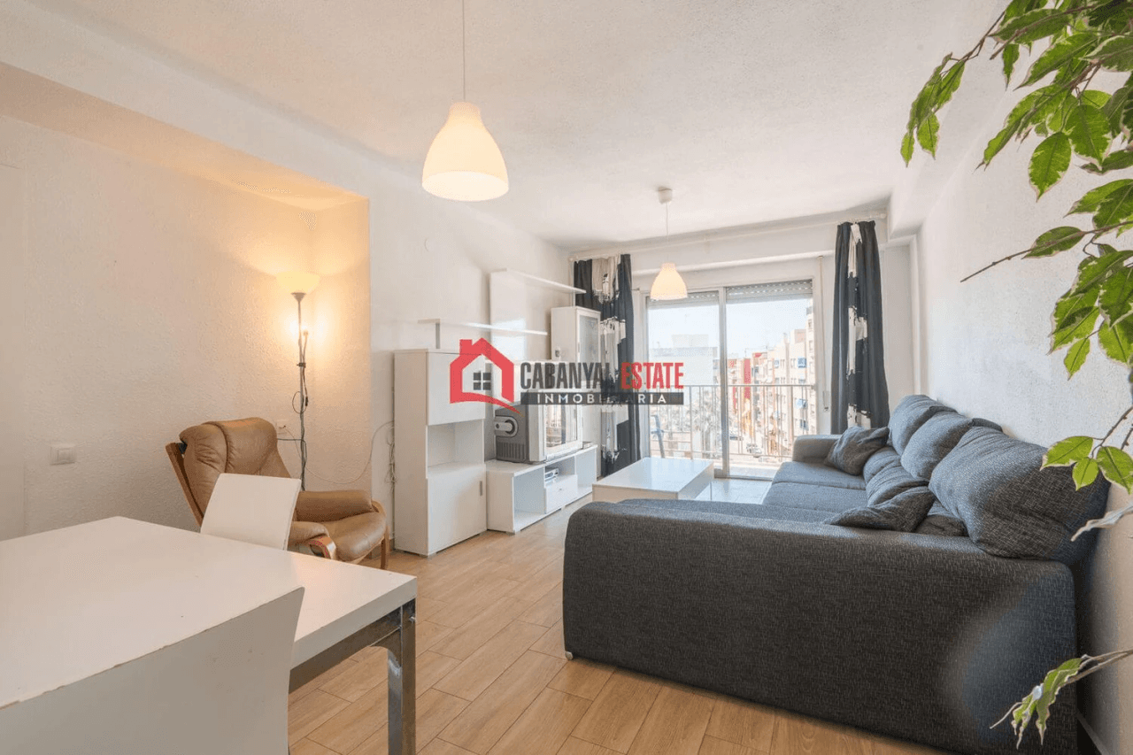 Bright apartment for rent in Avenida del Tarongers