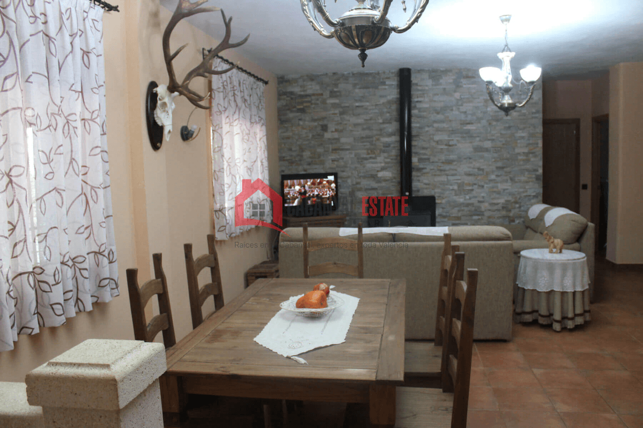 Encantadora finca rústica con chalet en Fuencaliente: Naturaleza, privacidad y confort