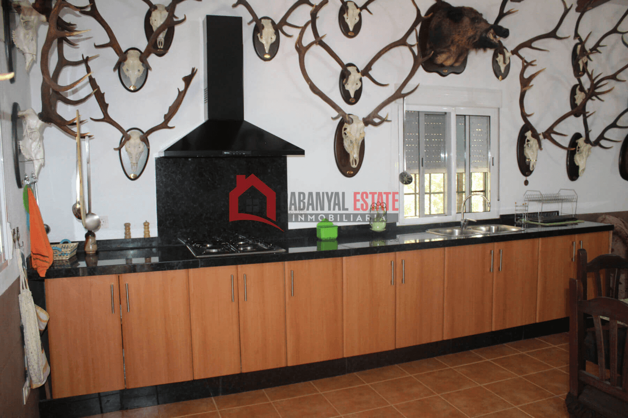 Encantadora finca rústica con chalet en Fuencaliente: Naturaleza, privacidad y confort