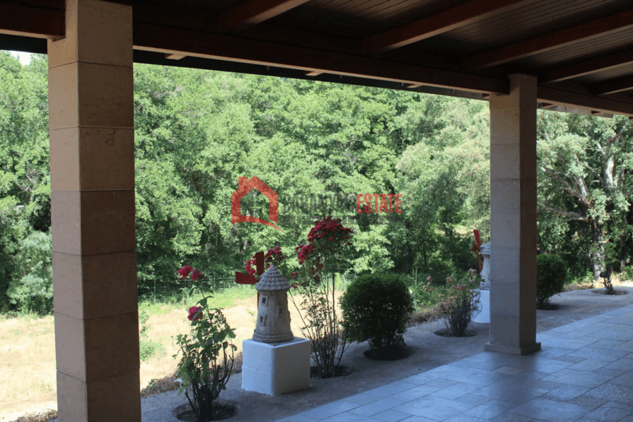 Encantadora finca rústica con chalet en Fuencaliente: Naturaleza, privacidad y confort