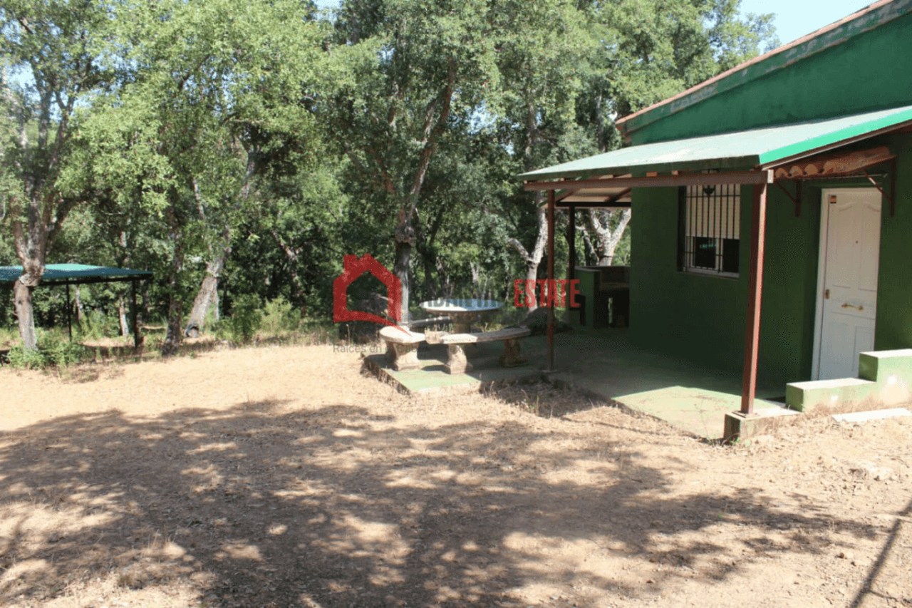 Encantadora finca rústica con chalet en Fuencaliente: Naturaleza, privacidad y confort