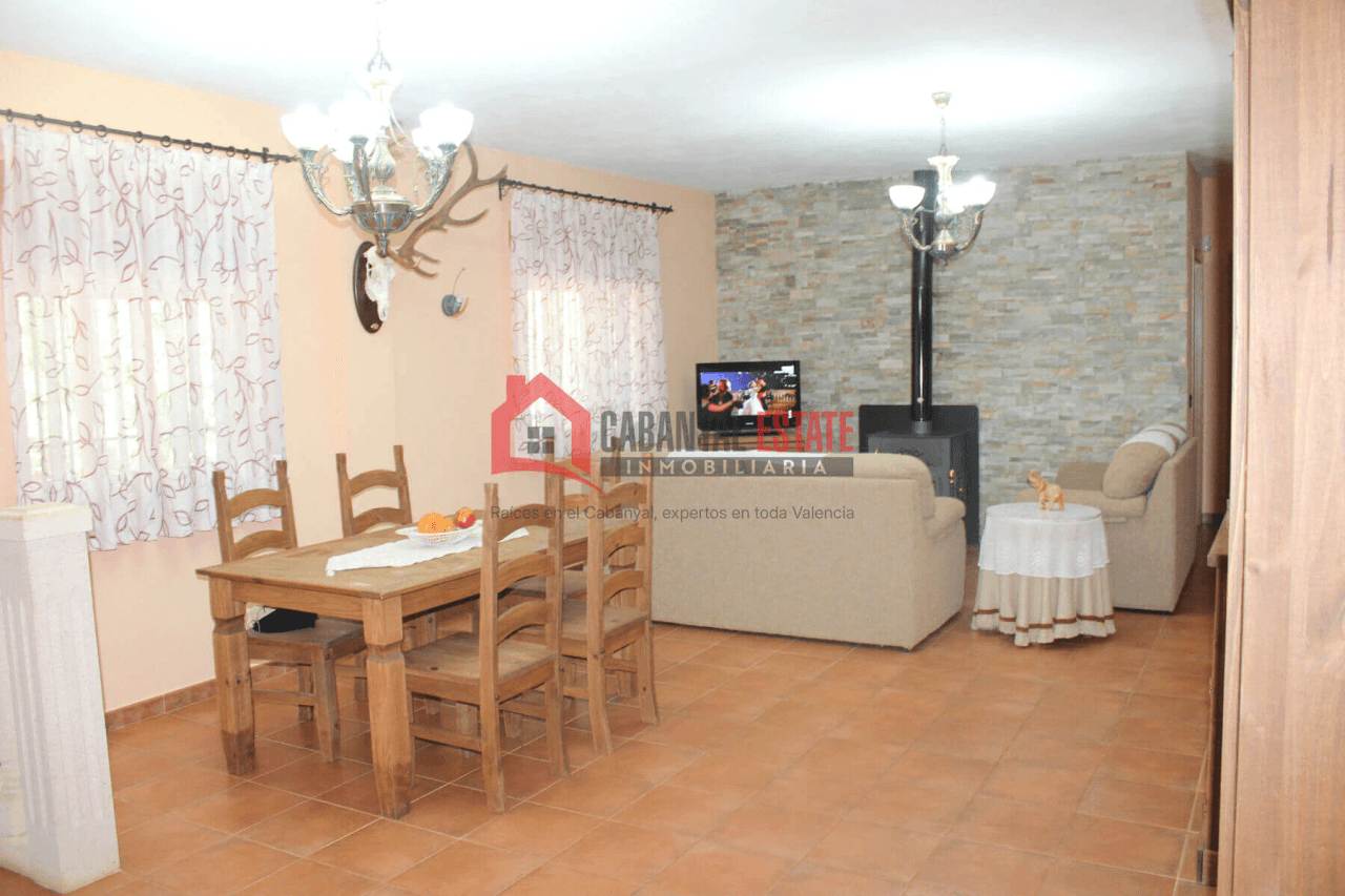Encantadora finca rústica con chalet en Fuencaliente: Naturaleza, privacidad y confort