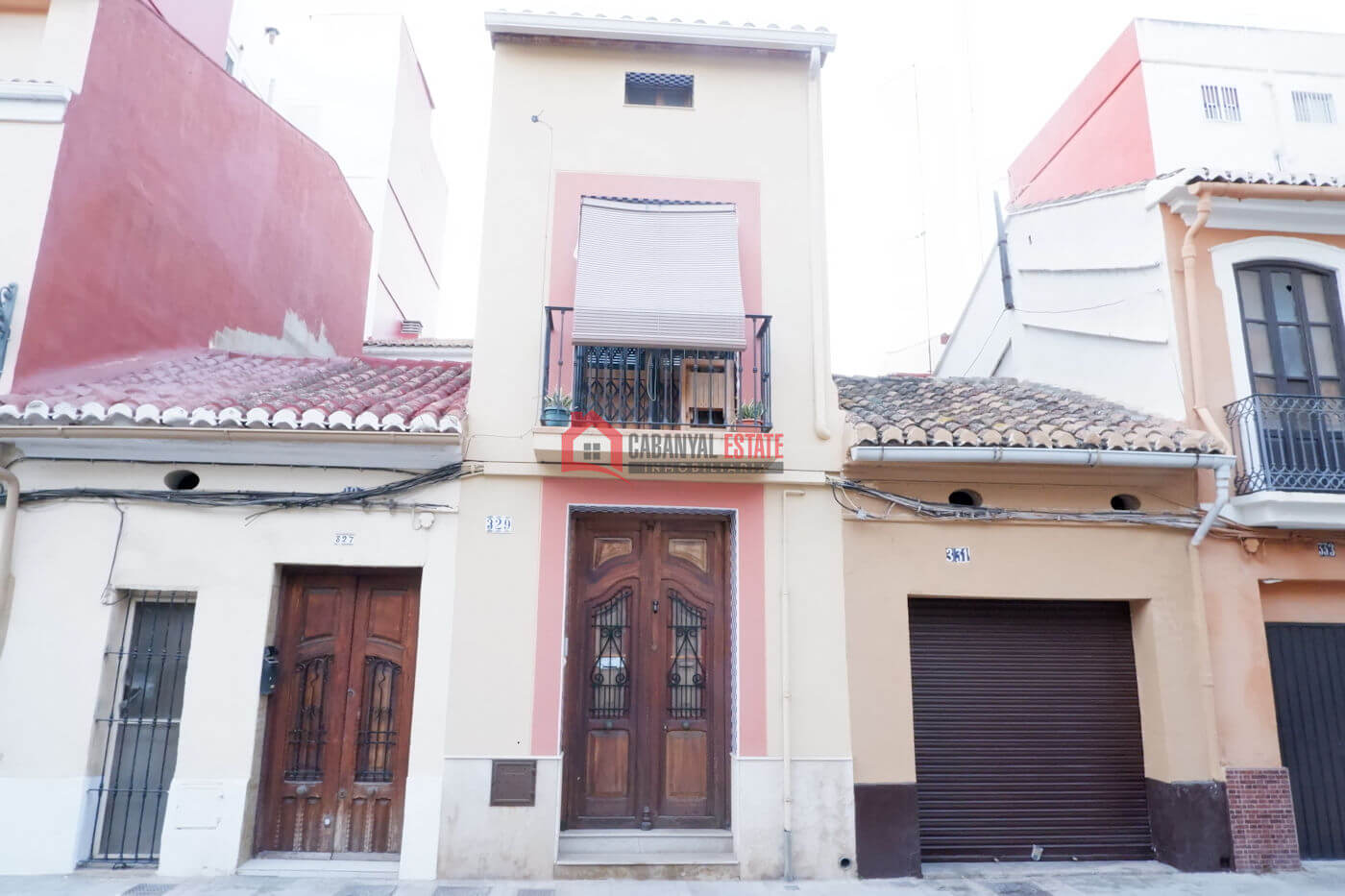 In vendita spaziosa casa con garage a El Cabanyal