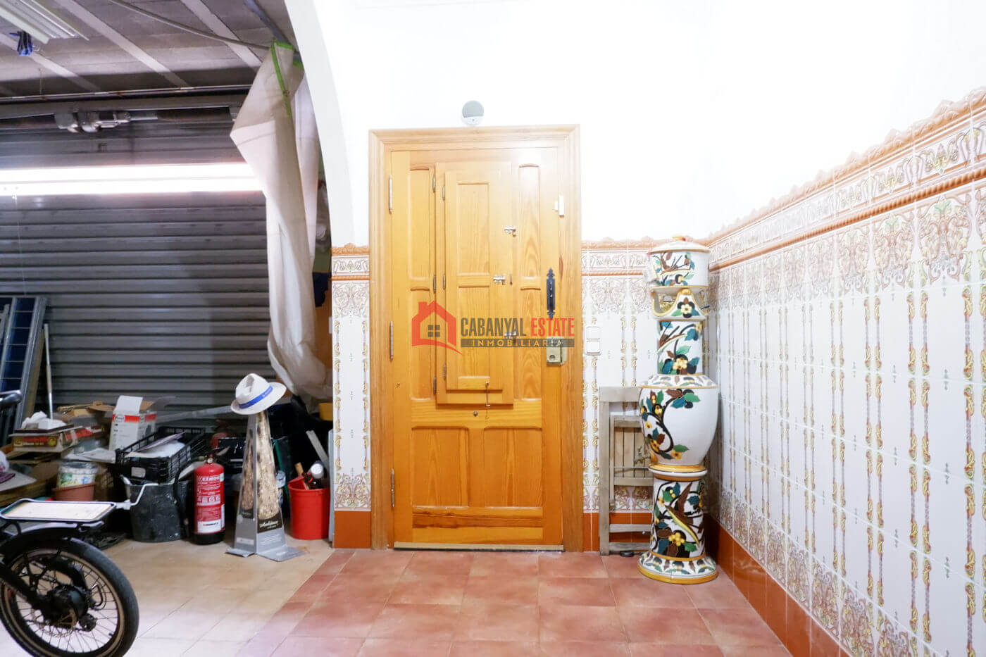 En venta amplia casa con garaje en El Cabanyal